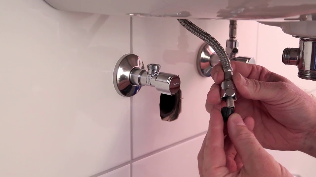 Facq - Raccordement flexible robinets equerre / Slangaansluiting hoekregelkranen - MONTAGE 2/2
