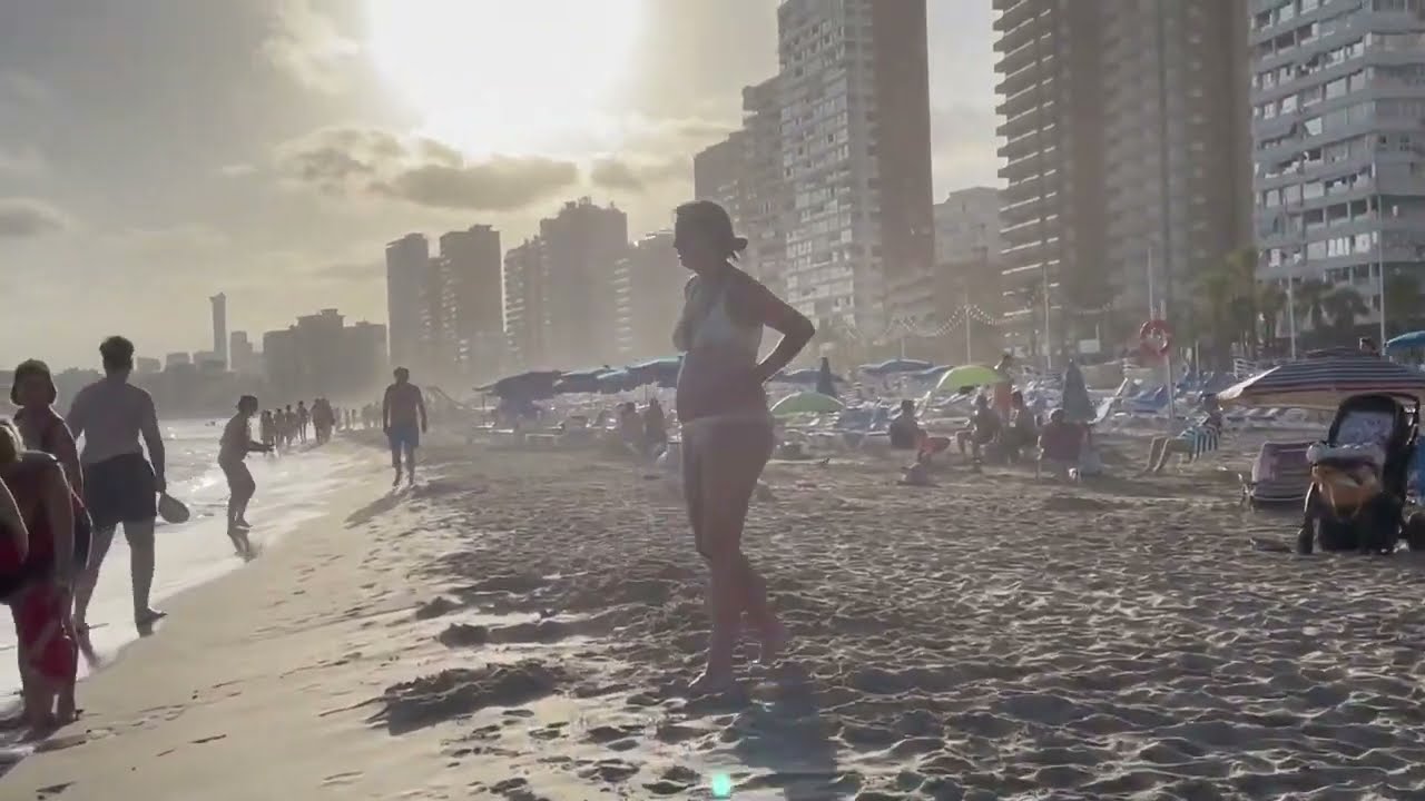 Benidorm's Coastal Charm: A 4K Beachfront Stroll | Espa&ntilde;a's Best 2024
