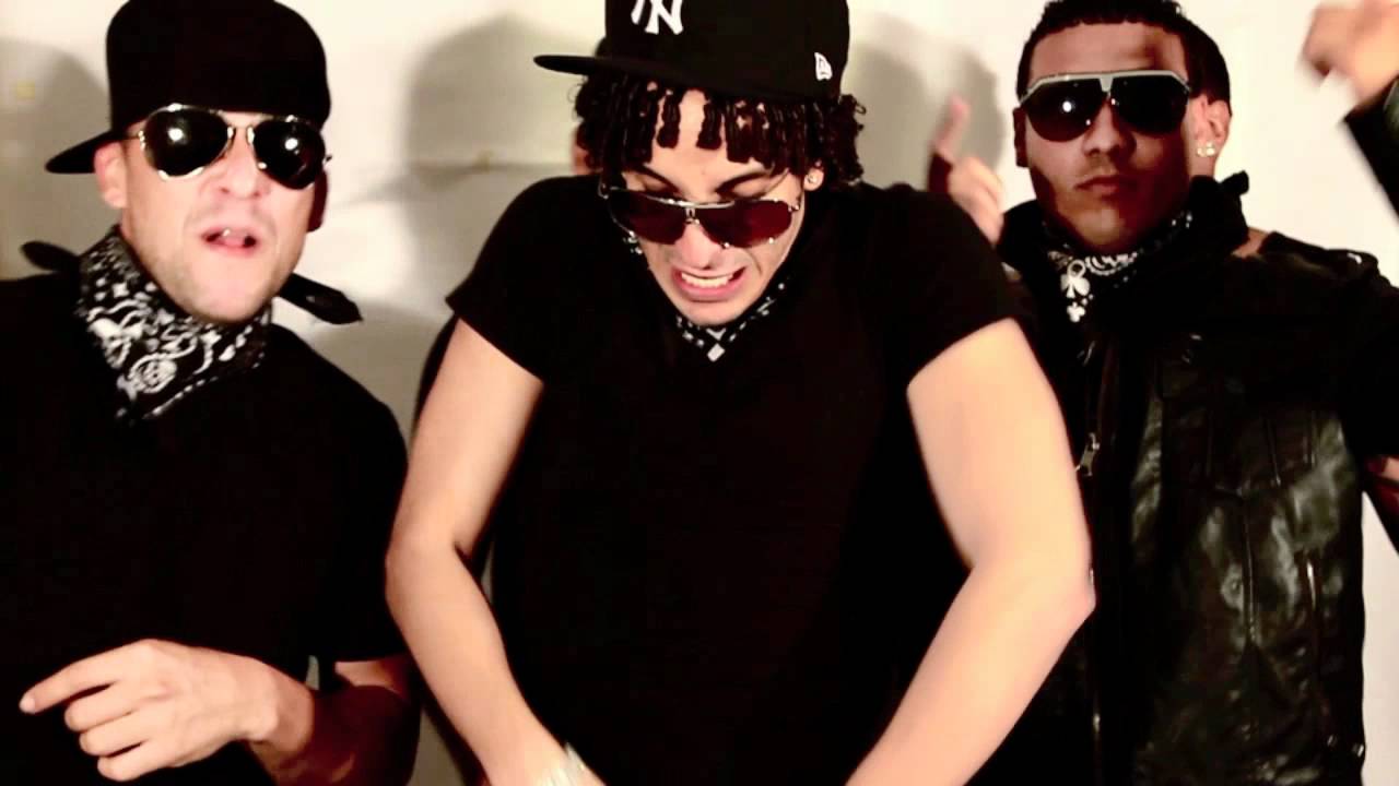 Musicologo VS Sencillo - Mamate Este Bicho