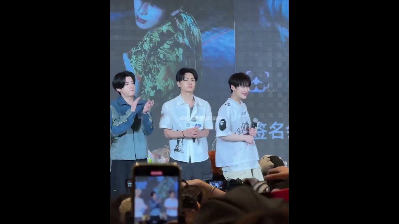I mean it's Jay between Jake and Sunoo what can we even expect.. 😭 #jake #sunoo #jay #enhypen