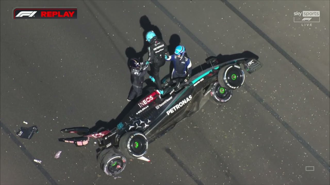 George Russell's crash on the FINAL LAP in Australia