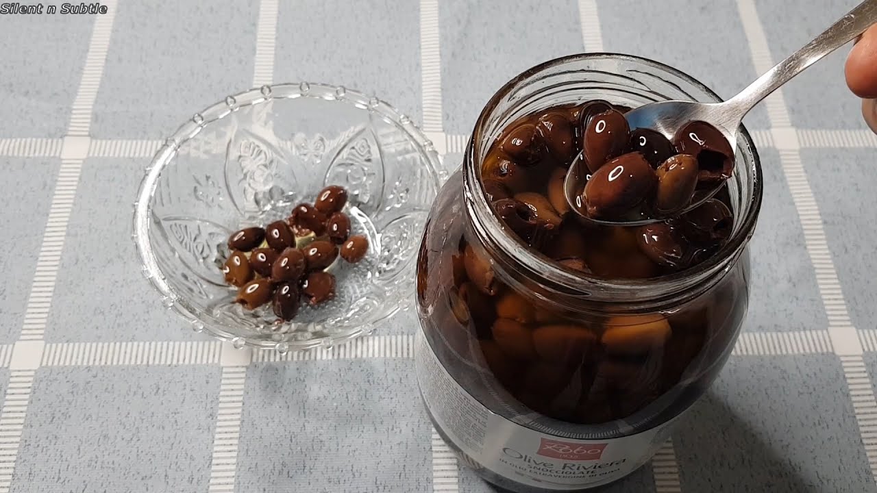 Olivepedia - 2 - Italian Leccino Olives pitted - Robo Olive Riviera