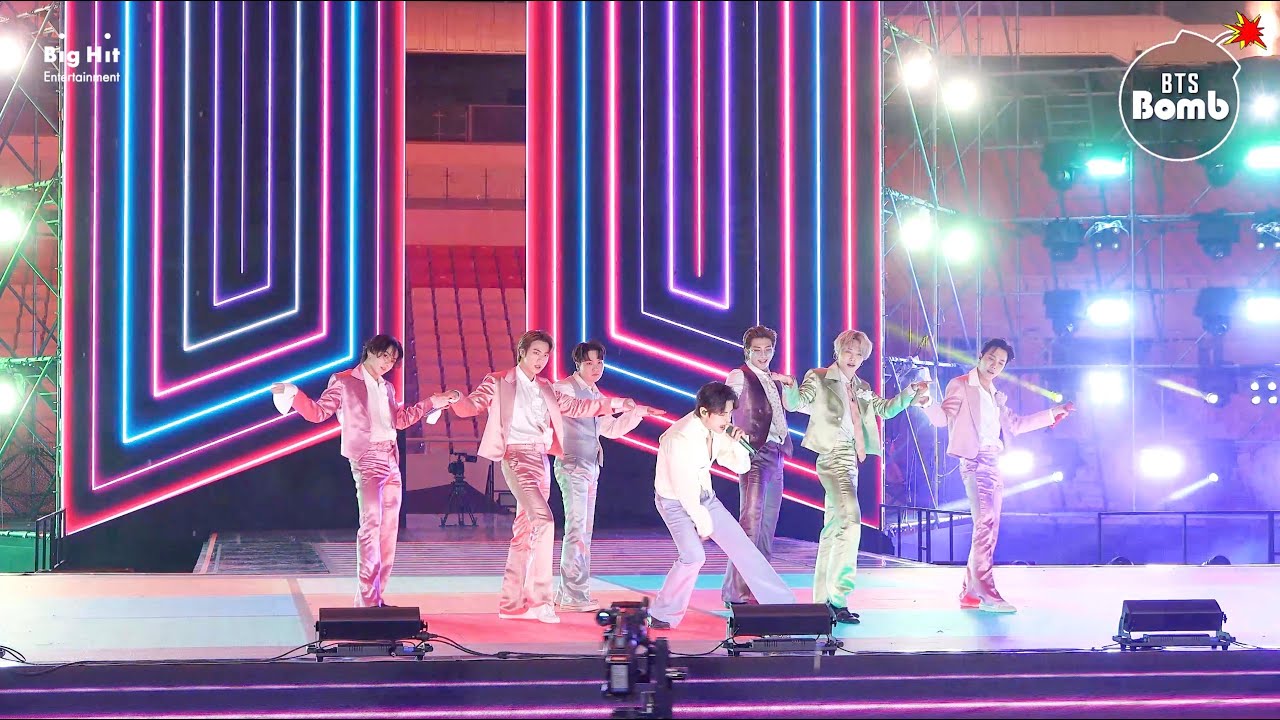 [BANGTAN BOMB] 'Dynamite' Stage CAM (BTS focus) @ 2020 AMAs - BTS (방탄소년단)