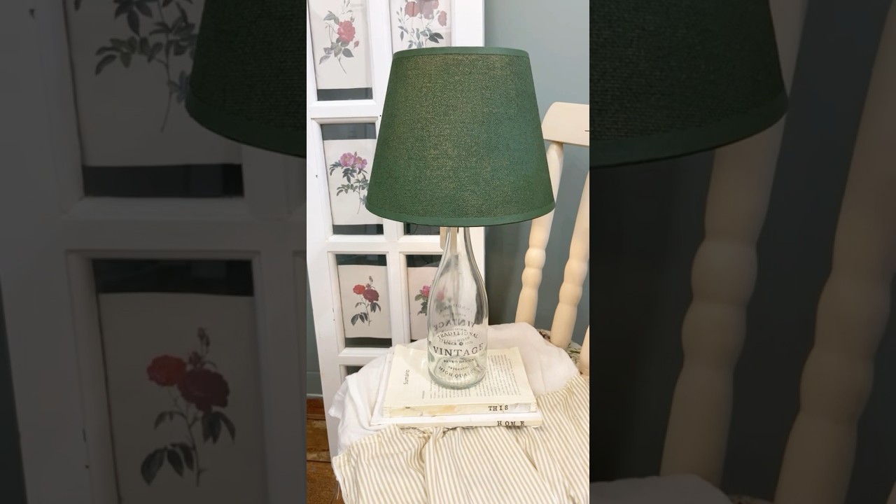 Ideia de abajur feito com garrafa DIY 