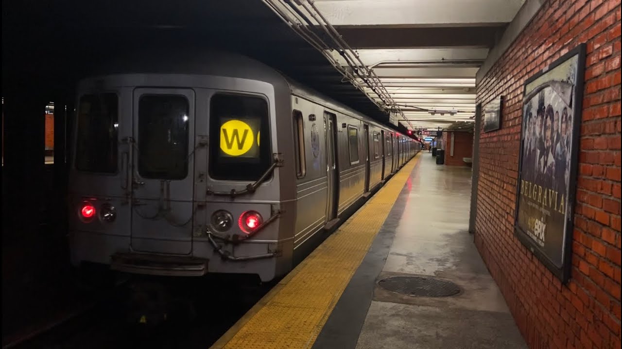 BMT Broadway Line: (N) (R) (W) Local & (Q) Express Trains @ 49th St (R46, R68, R68A, R160A-2, R160B)