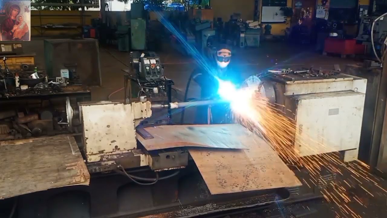 Metal spray welding machine