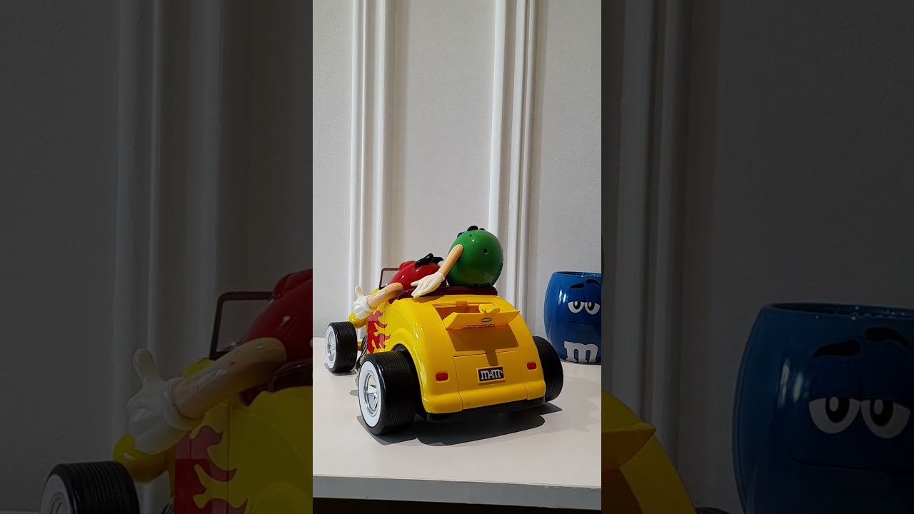 M&M's Yellow Car candy dispenser | ASMR  #toys #shorts