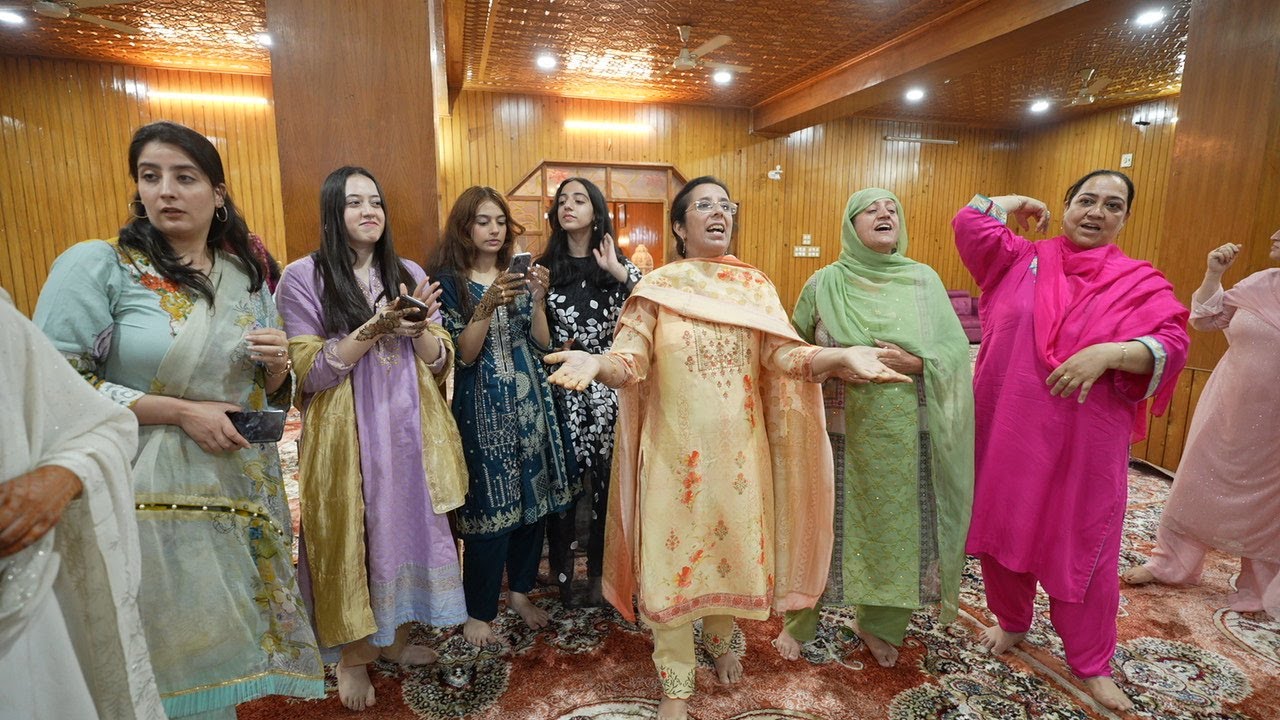 Kashmiri Wedding Song | Hai Su Dilber | Chinki Minki