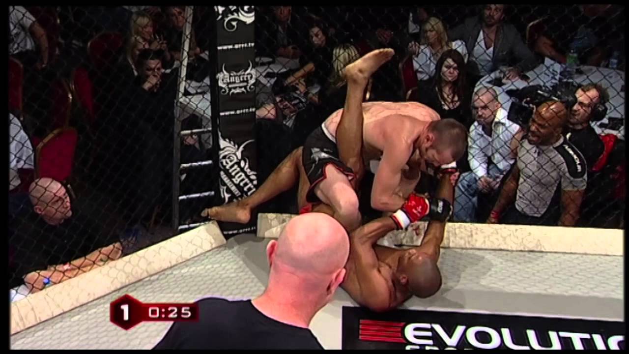 Cage Fighter | Lee Doski