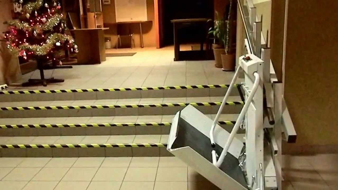 Platforma schodowa (ukośna), model Delta przeznaczona do transportu osób niepełnosprawnych