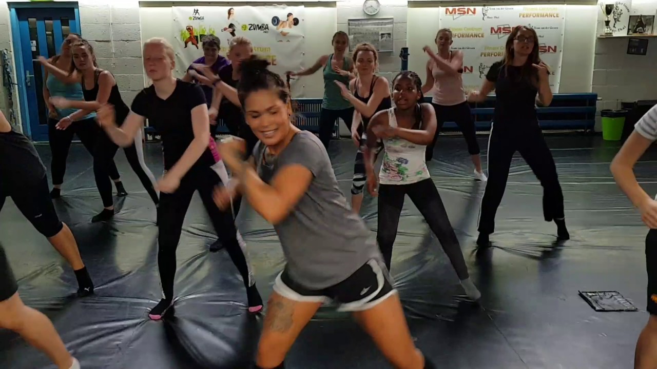 Zumba - Nu sta je hier - SFB - Broederliefde - Ronnie Flex/choreo by Naomi Tuhehay