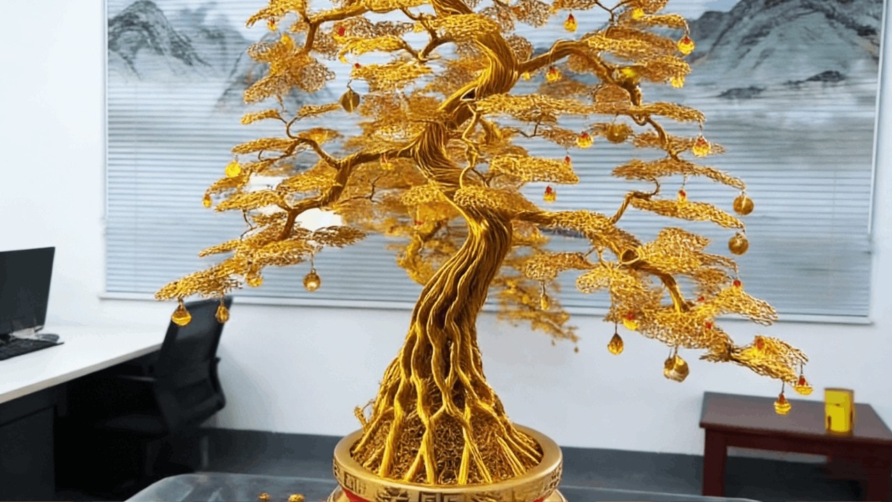 Weaving a money tree from a single thread—the result is amazing! #MoneyTree #HomeDecor