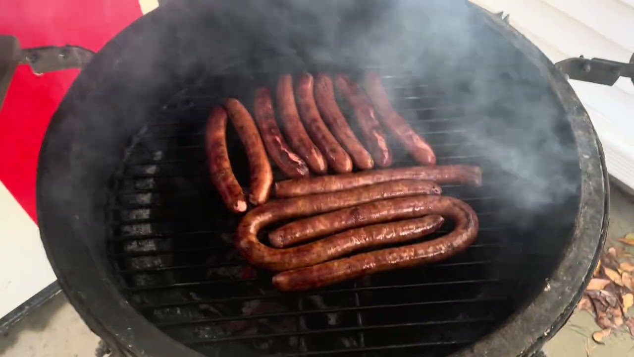 @wolfdss #biggreenegg #conecuh #dietz&watsun #hotdogs 