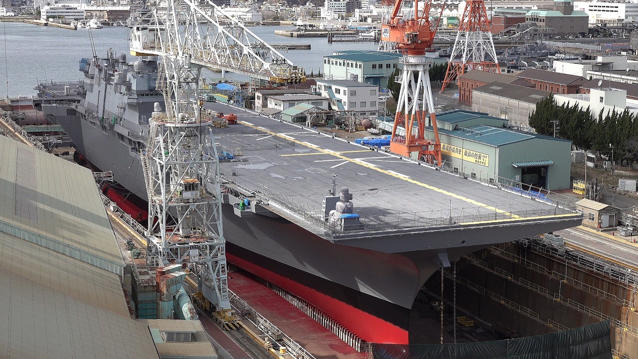 2026海上自衛隊呉基地空母KAGA「2月28日（土）空母KAGA・2次改造工事中⚓JMU呉での進捗状況は？」レッドKAGA見参‼