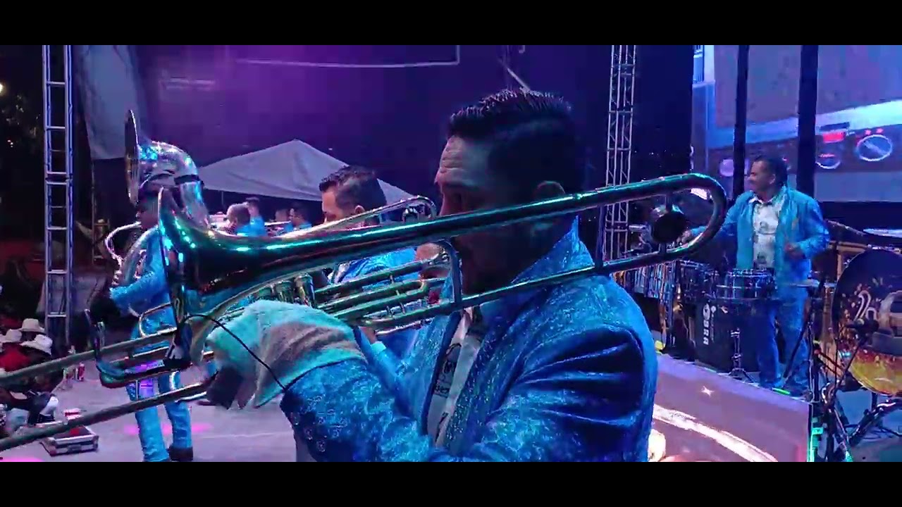 Banda yurirense  El tololoche             