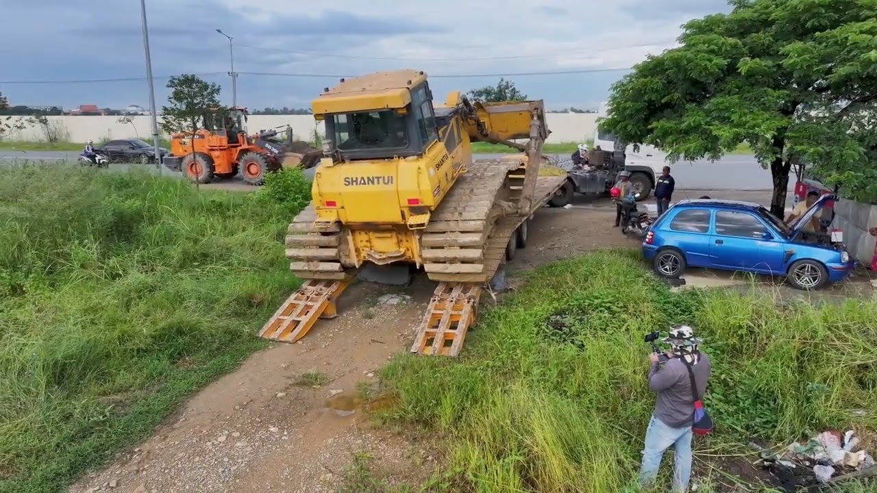Fantastic!! First Start New Project Bulldozer SHANTUI Filling Up Huge Size Pond By Sand