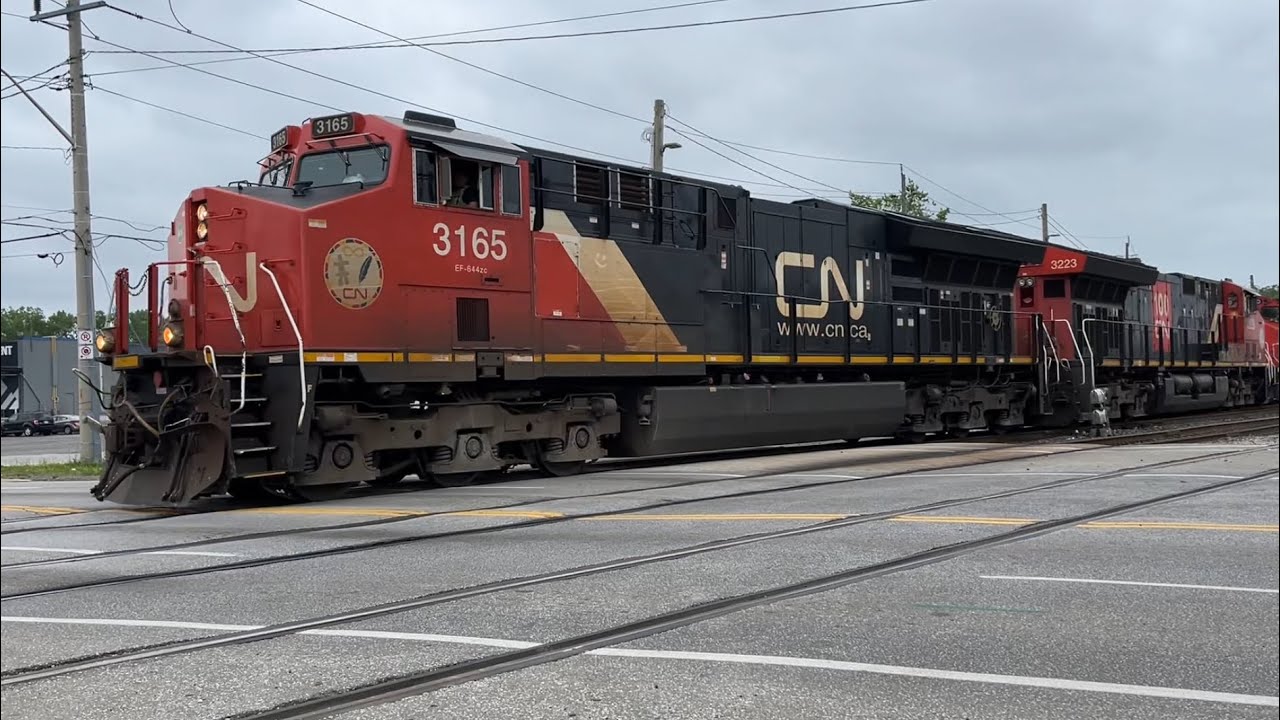 Rare! CN 438 - 3165, 3223, 4790, 4907  in Windsor ON!