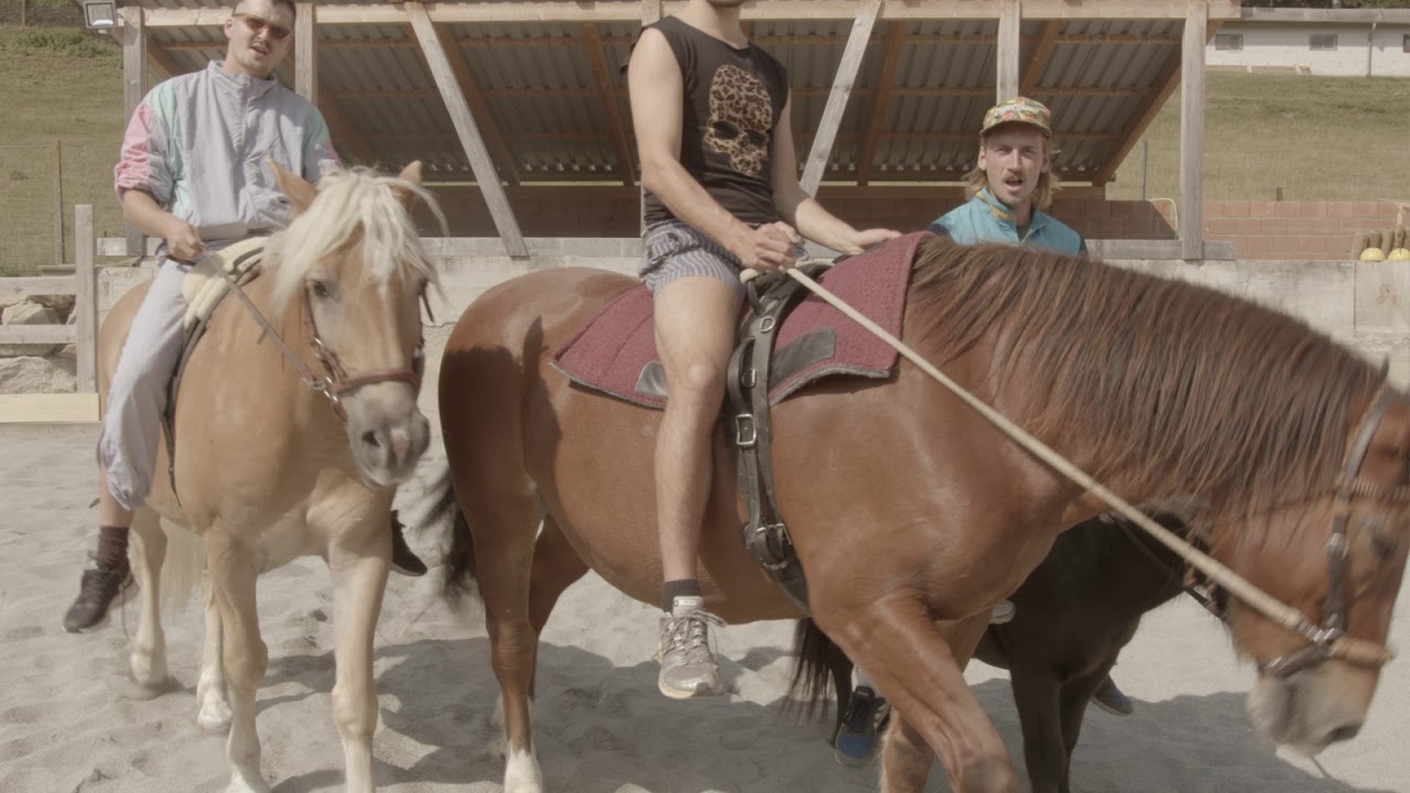 BANGOLO BUTY - HORSES [Official Video]
