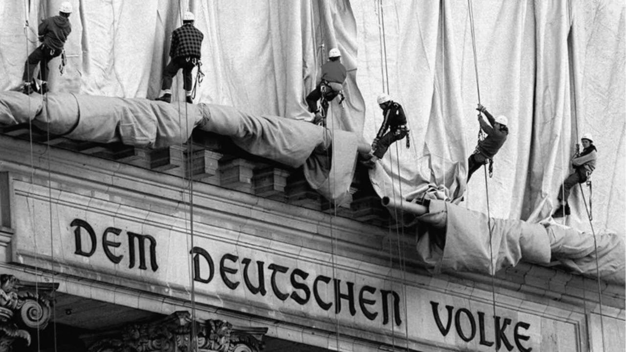 WDR 17. Juni 1995 - Die Verh&uuml;llung des Reichstagsgeb&auml;udes beginnt