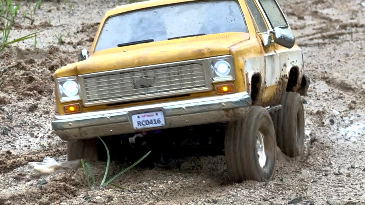 1/10 Scale RC Car : RC4WD Chevrolet K-5 Blazer Off-road Drive(After rain) #13.