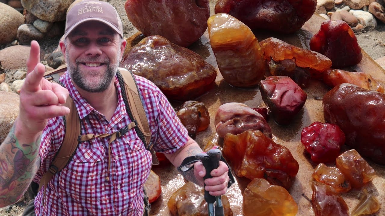 RockHounding. Carnelian Agates. Lots Found. With GoPro POV River Hiking.
