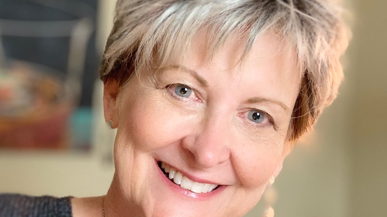 Women’s Hair Loss and Smart Synthetic Wig by Ellen Wille “Coco”