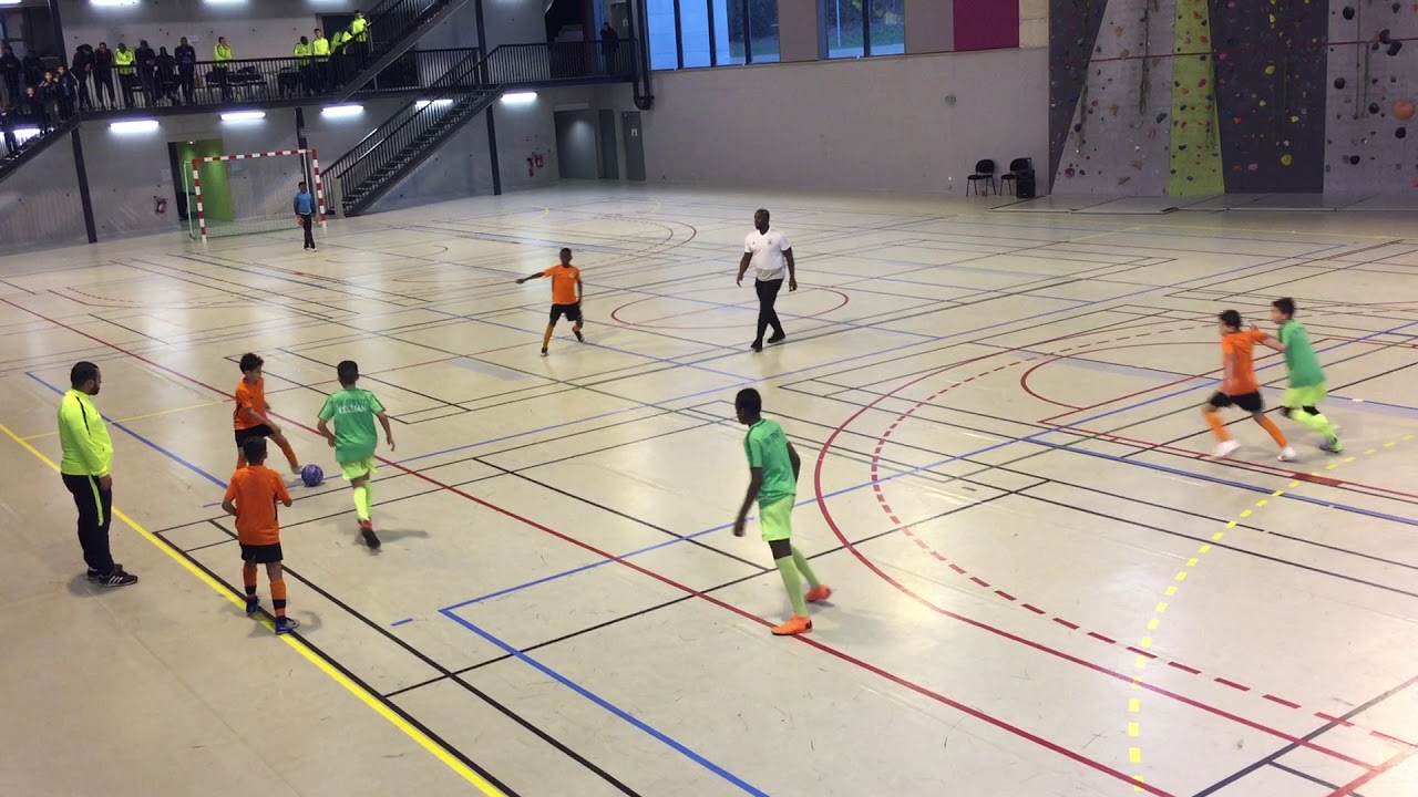 U11 AF EPINAY - FC SOLITAIRES (1-0) - PART 1/3 - Finale Tournoi Futsal COURCOURONNES