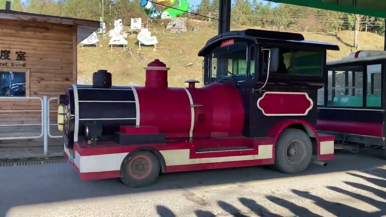 Bus Ride & Road Train to Fairy Mountain Plateau Grassland 仙女山