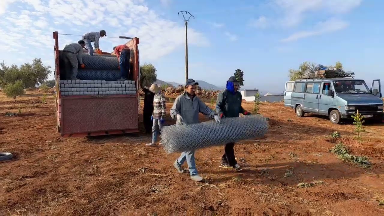 ملخص تسييج زبون زراردة نواحي تازة : كرم الزبون أنسانا صعوبة تسييج أرضه لتواجد الصخور .