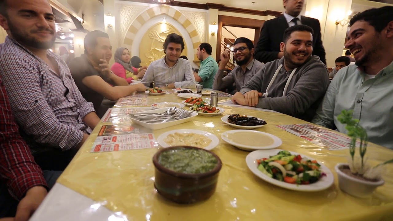 يتشرف مطعم صبحي كابر باستقبال نجم الكورة عصام الحضري والنجم ماجد الكدوانى