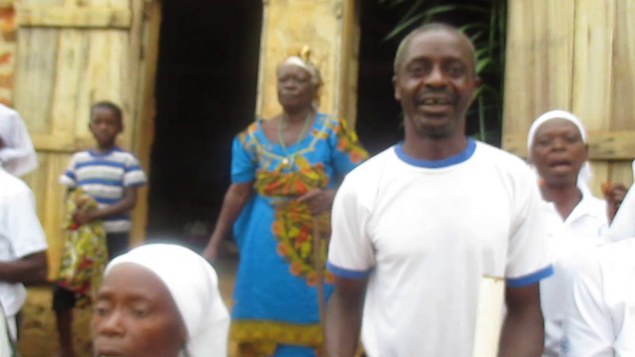 Kilombo kutia kwa Nzambi de Mouyondzi en concert de louange à Boussoumouna 2 (Noël 2015)