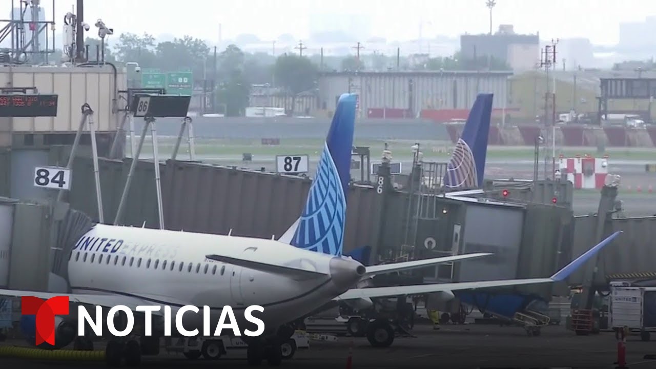 Avión frenó despegué para evitar choque en La Guardia | Noticias Telemundo