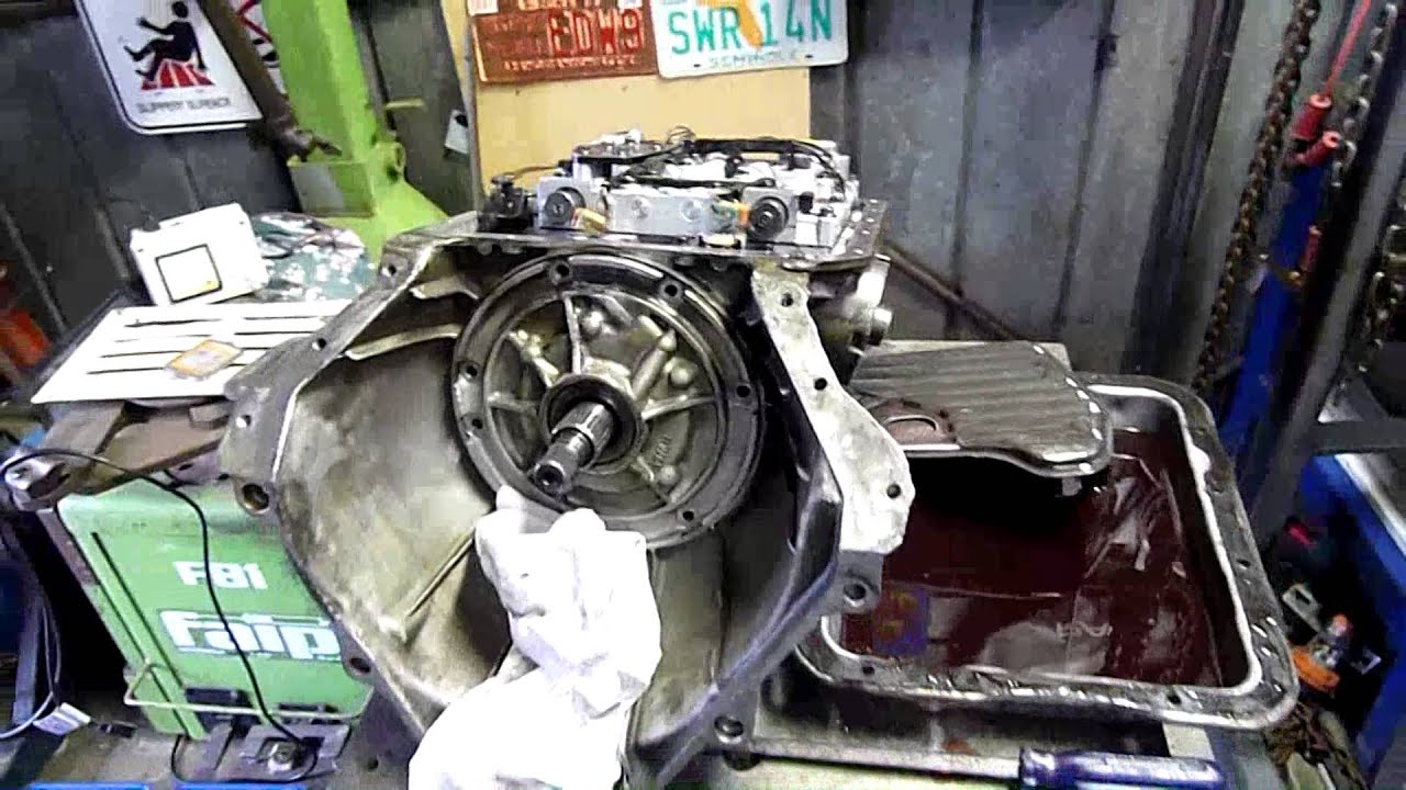 VS Holden Commodore Auto Trans (4L60E)Autopsy with Ed, Harley and Beau
