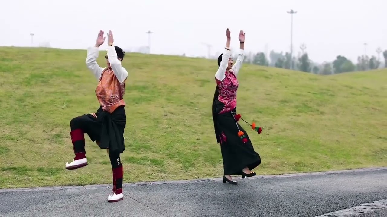 Tibetan dance from Tibet 2022 (8)