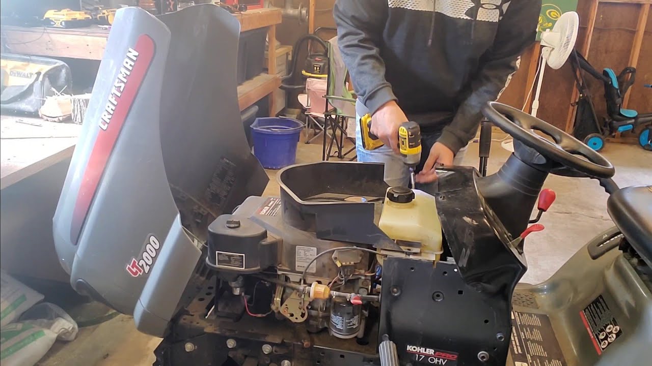 Расположение предохранителя в садовой газонокосилке