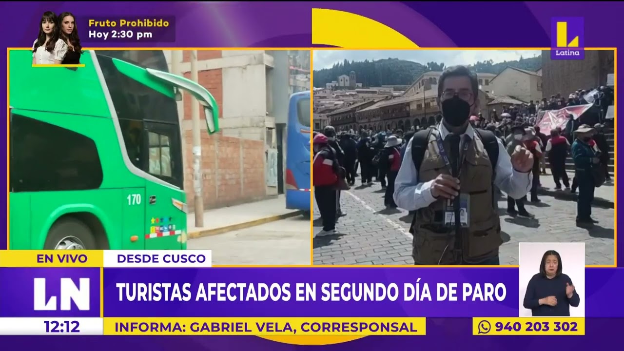 🔴 Turistas caminan por horas tras bloqueo de v&iacute;as en Cusco