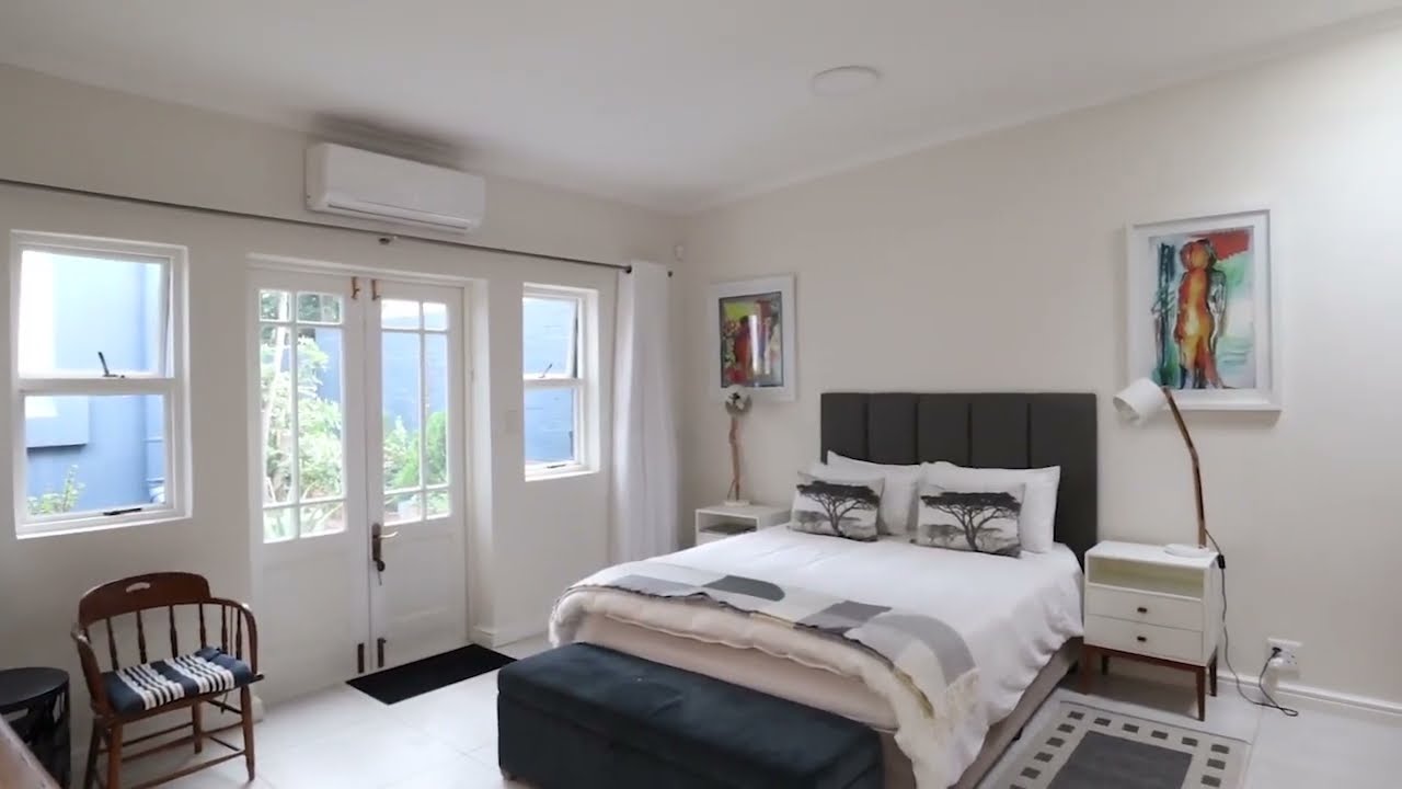 5 Bedroom House For Sale in Rondebosch, Cape Town