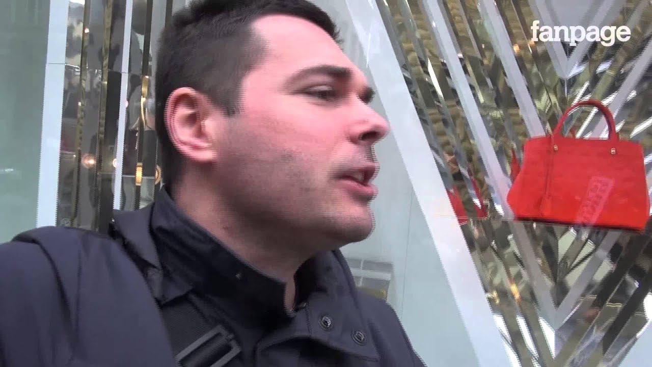 Coppie gay che si amano (mentre manifestano le Sentinelle in piedi)