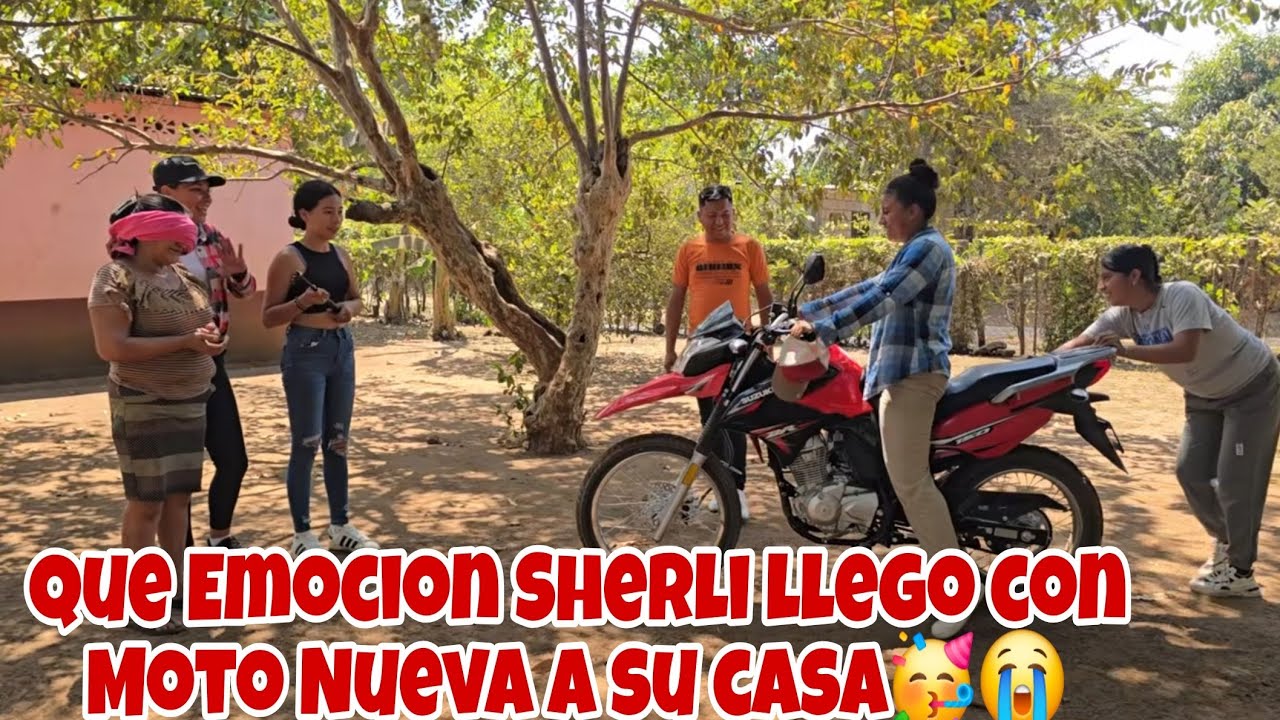 Desmayada Quedo la mamá de SHERLIN Al Verla Llegar Con Moto Nueva a su Casa😭QUE EMOCION🥳