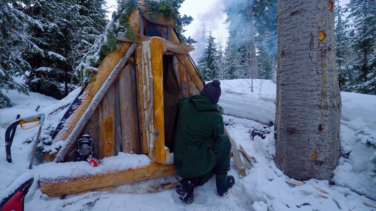 My forest house | Place far from civilization | Month in the winter forest