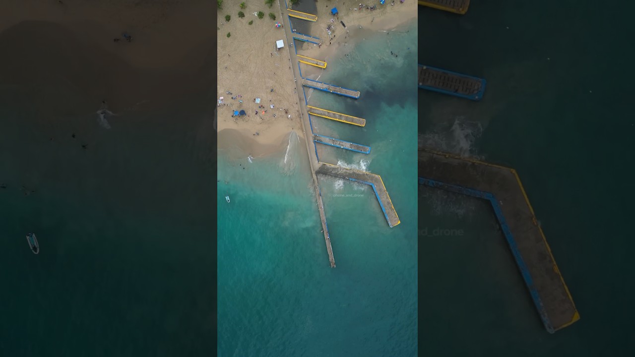 The waves KNOCKED me down ! 🤕 Details in comments ⬇️ #puertorico #travel #crashboat #beach