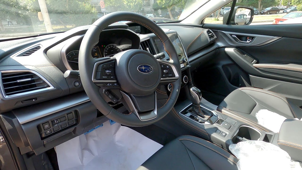 Обзор характеристик Subaru XV 2021, 3 серия, серый цвет