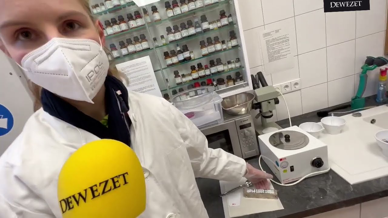 Im Labor der Apotheke: Hier werden Arzneimittel hergestellt
