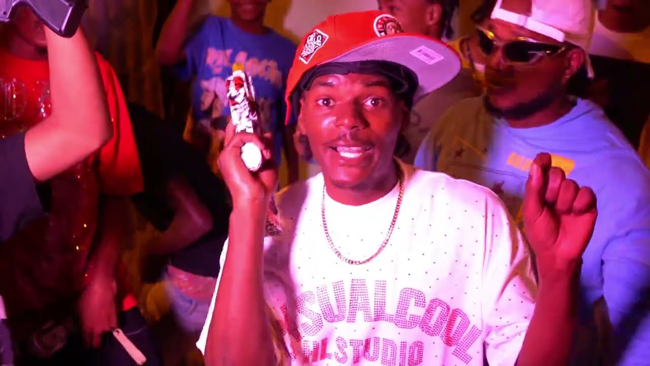 CHIVO R - DE JUGUETE (Video Oficial) By @minionsacuetalo