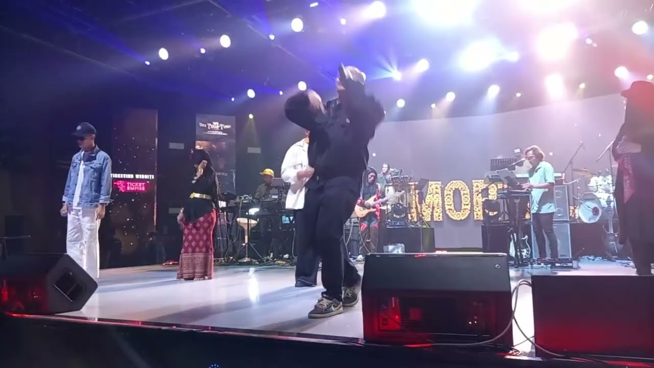 Zaman Merdeka - EmmJay, YAPH, Mortal Rhyme, Fahmi Anuar & Rxf Rhaled (Live @ YAPH Dan Teman-Teman)