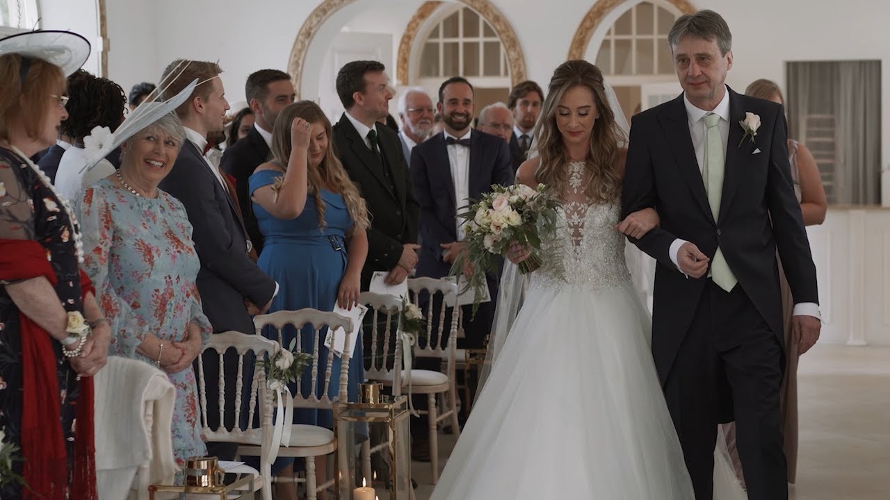 Wedding Teaser: Awesome Wedding Party // Northbrook Park, UK
