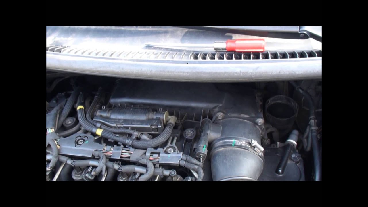 Wymiana filtra powietrza Peugeot 207 - Replacing the air filter