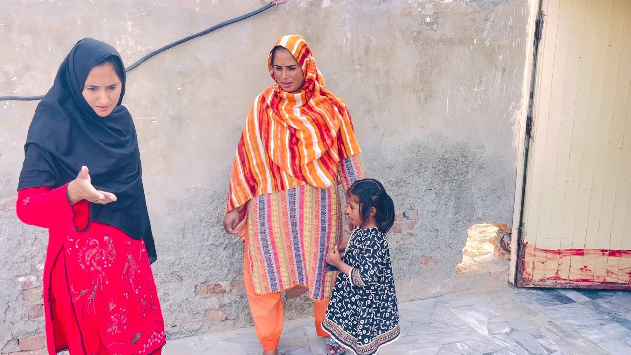 Mehwish or Asia ma Larai ho giye ha 