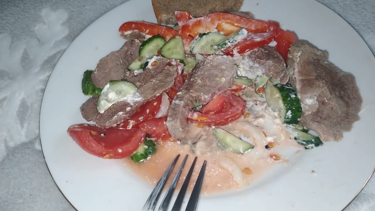 Овощи с говядиной кушаю и болтаю 