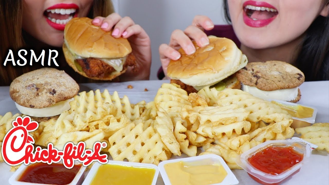 ASMR CHICK-FIL-A SPICY CHICKEN SANDWICH & WAFFLE FRIES 치킨 샌드위치 리얼사운드 먹방 | Kim&Liz ASMR